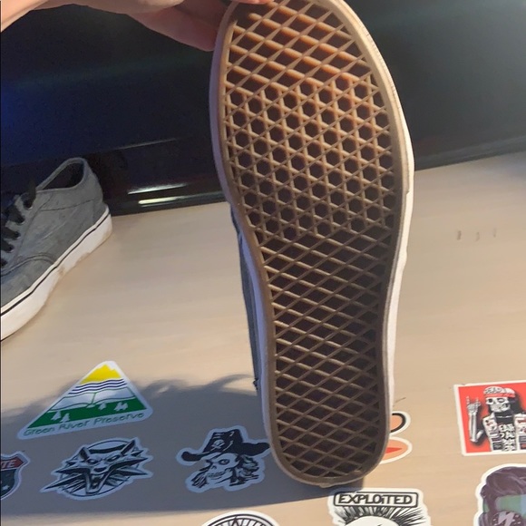 Vans - Picture 5 of 8